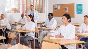 Is an associate degree in Registered Nursing online worth pursuing?